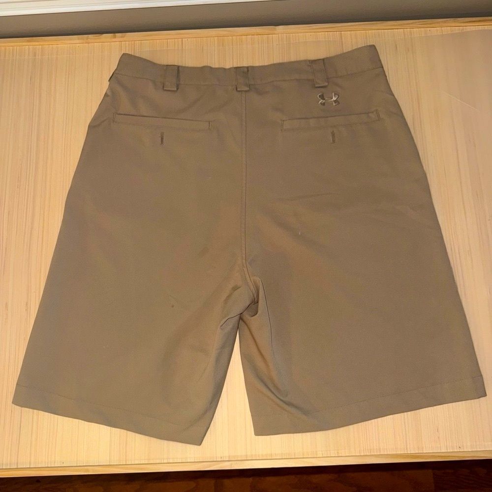 Under Armour Men's Tan Shorts, size 34